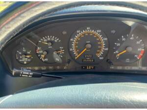 Image 26/36 of Mercedes-Benz 500 SL (1992)