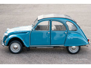 Image 5/28 de Citroën 2 CV 6 (1982)