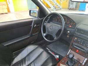Image 32/50 de Mercedes-Benz 300 SL-24 (1992)