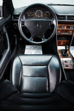 Image 14/33 of Mercedes-Benz 300 CE-24 (1992)
