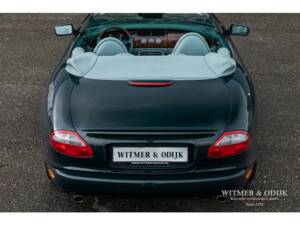 Bild 29/33 von Jaguar XKR (1999)