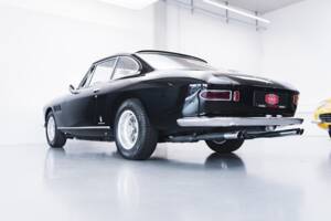 Image 36/100 of Ferrari 330 GT 2+2 (1965)
