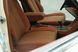Bild 22/50 von Mercedes-Benz 380 SE (1980)