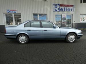 Image 7/16 of BMW 525i (1990)