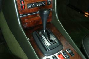 Imagen 18/50 de Mercedes-Benz 380 SL (1984)