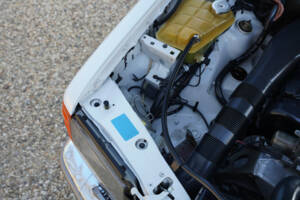 Image 28/50 of Mercedes-Benz 560 SEC (1987)