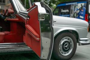Image 48/95 of Mercedes-Benz 280 SE 3,5 (1970)