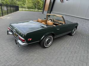 Image 15/50 de Mercedes-Benz 280 SL (1969)