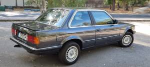 Image 4/100 of BMW 323i (1984)