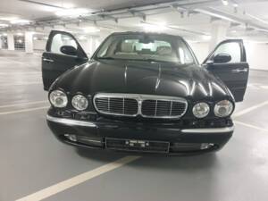 Bild 3/17 von Jaguar XJR Super V8 (2003)