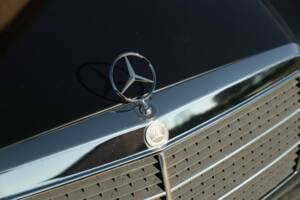 Bild 25/50 von Mercedes-Benz 190 E (1988)
