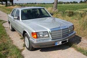 Image 4/7 de Mercedes-Benz 260 SE (1989)