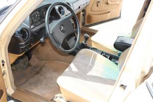 Bild 3/9 von Mercedes-Benz 200 D (1981)