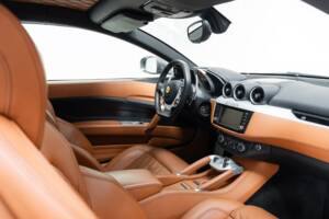 Image 30/47 of Ferrari FF (2015)