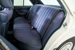Image 33/50 de Mercedes-Benz 190 D (1985)