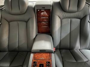 Image 13/15 of Maybach 57 (2004)