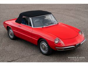 Image 15/29 of Alfa Romeo 1600 Spider Duetto (1967)