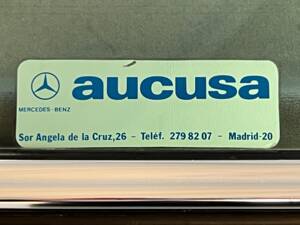 Image 40/64 of Mercedes-Benz 280 SE (1983)