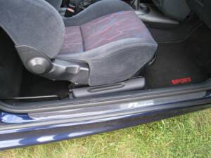 Image 8/8 of Ford Escort 2.0 16V "F1 Edition" (1996)