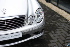 Image 78/84 of Mercedes-Benz E 55 AMG (2002)