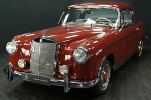 Imagen 1/50 de Mercedes-Benz 220 S (1957)