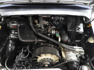 Image 29/51 of Porsche 911 Carrera (1994)