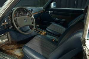 Image 2/8 de Mercedes-Benz 280 SLC (1978)