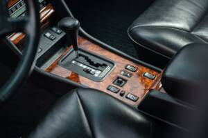 Image 32/91 of Mercedes-Benz 560 SEL (1990)