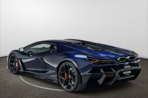 Image 4/15 de Lamborghini Revuelto (2024)