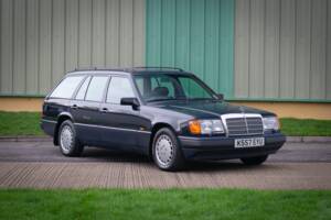 Bild 8/26 von Mercedes-Benz 300 TE (1992)