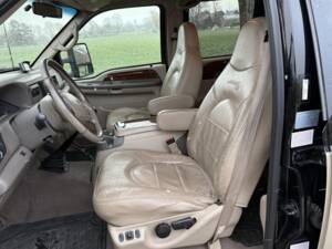 Image 7/9 of Ford F-350 (2001)