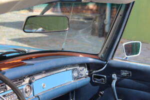 Image 28/83 of Mercedes-Benz 280 SL (1970)