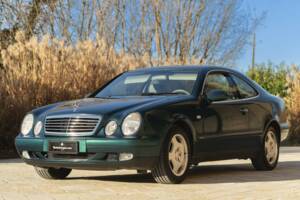 Image 5/50 of Mercedes-Benz CLK 200 (1997)