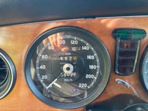 Image 8/60 of Jaguar XJ 6 4.2 (1972)