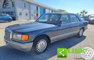 Imagen 6/10 de Mercedes-Benz 300 SE (1990)