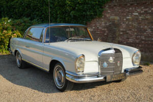 Image 11/50 of Mercedes-Benz 280 SE (1968)