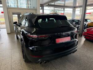 Bild 24/26 von Porsche Cayenne (2019)