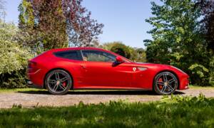 Bild 2/50 von Ferrari FF (2012)