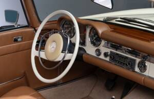 Image 37/41 of Mercedes-Benz 280 SL (1969)