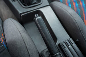 Image 19/37 of BMW M3 Sport Evo (1990)