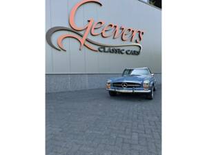 Image 3/50 de Mercedes-Benz 280 SL (1970)