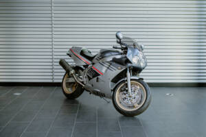 Imagen 1/17 de Yamaha DUMMY (1990)