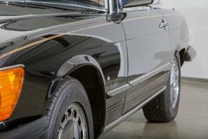 Image 13/20 of Mercedes-Benz 560 SL (1987)