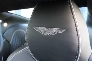 Bild 41/47 von Aston Martin DB 9 GT &quot;Bond Edition&quot; (2015)