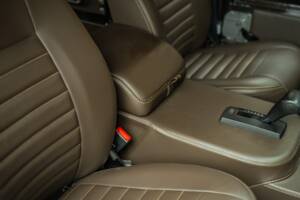 Image 22/38 of Land Rover 110 (1986)