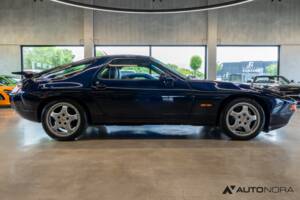 Afbeelding 18/50 van Porsche 928 GTS (1992)