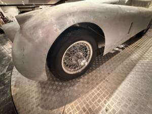 Immagine 34/39 di Jaguar XK 140 DHC (1955)