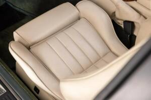Image 23/37 of Aston Martin V8 Coupé (1999)