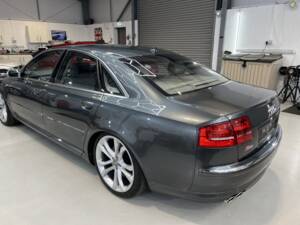 Bild 24/24 von Audi S8 V10 (2009)