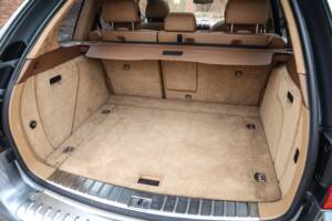 Bild 40/40 von Porsche Cayenne Turbo S (2006)